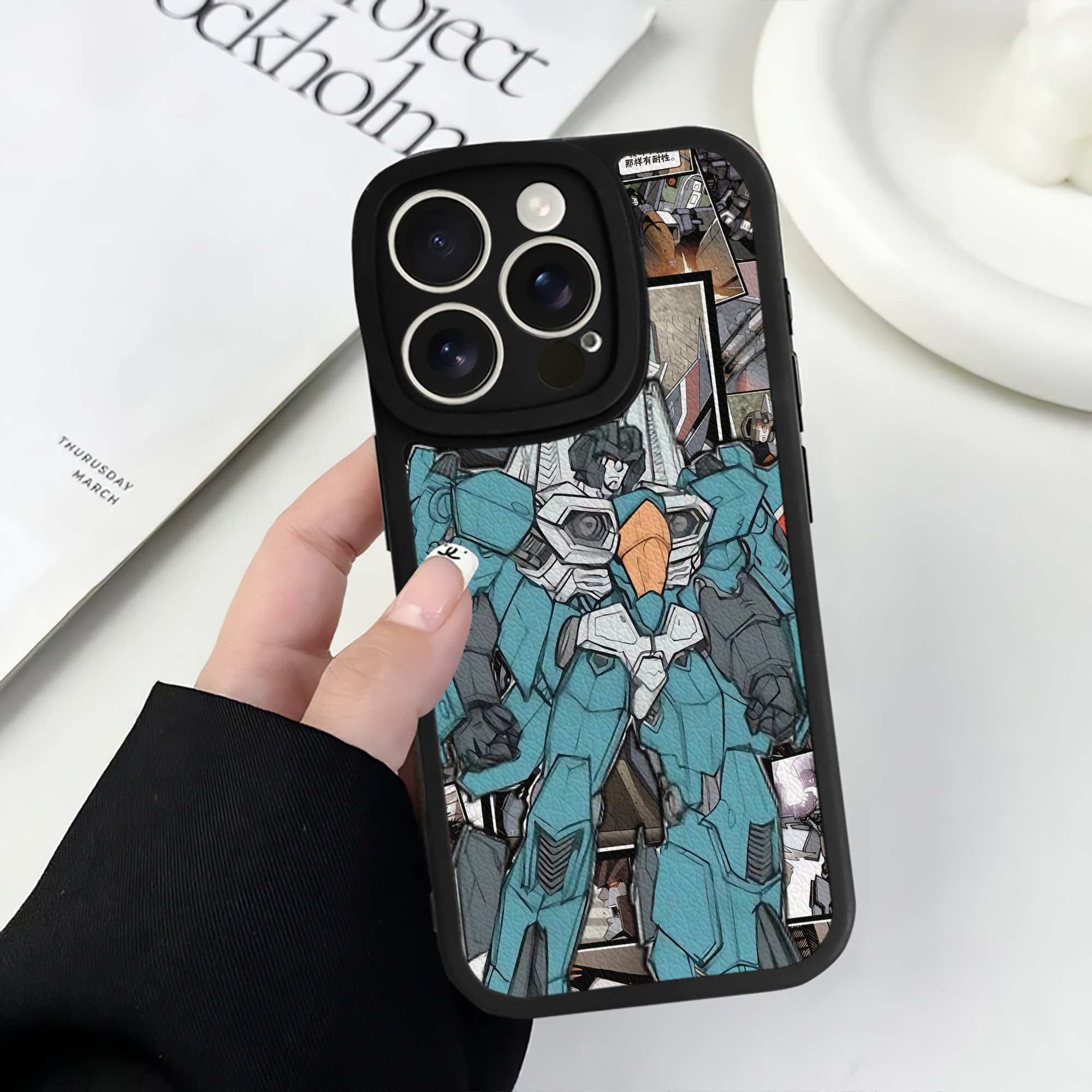 （画像用） Transformers トランスフォーマー 【iPhone 16シリーズ対応】シリコンスマホケース（レザー調） 材質：シリコン